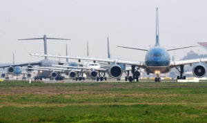 Cân bằng cạnh tranh