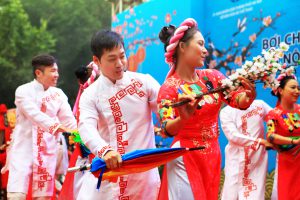 Dáng rồng bay chào đón mùa xuân