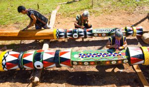 Cây cột thiêng của người Cơ Tu