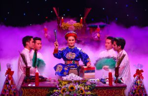 30- Lễ hầu đồng – Nguyễn Đức Phước