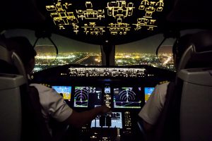 10- Hạ cánh đêm tại Tân Sơn Nhất – Trần Bá Ân