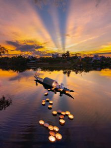 120- Thả hoa đăng – Lê Việt Khánh