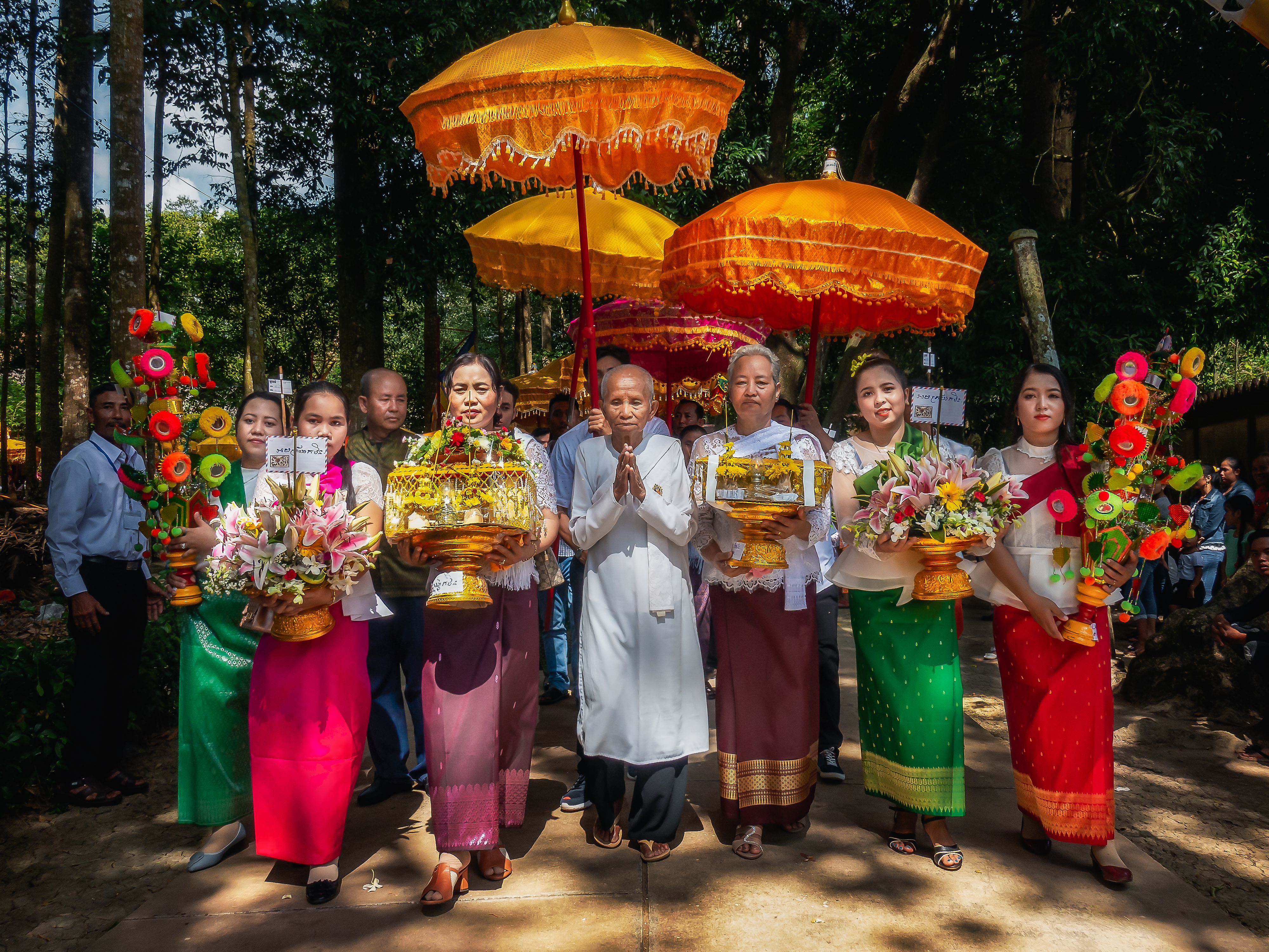 35- Lễ hội dâng y Kathina – Dương Vĩnh Tuyên