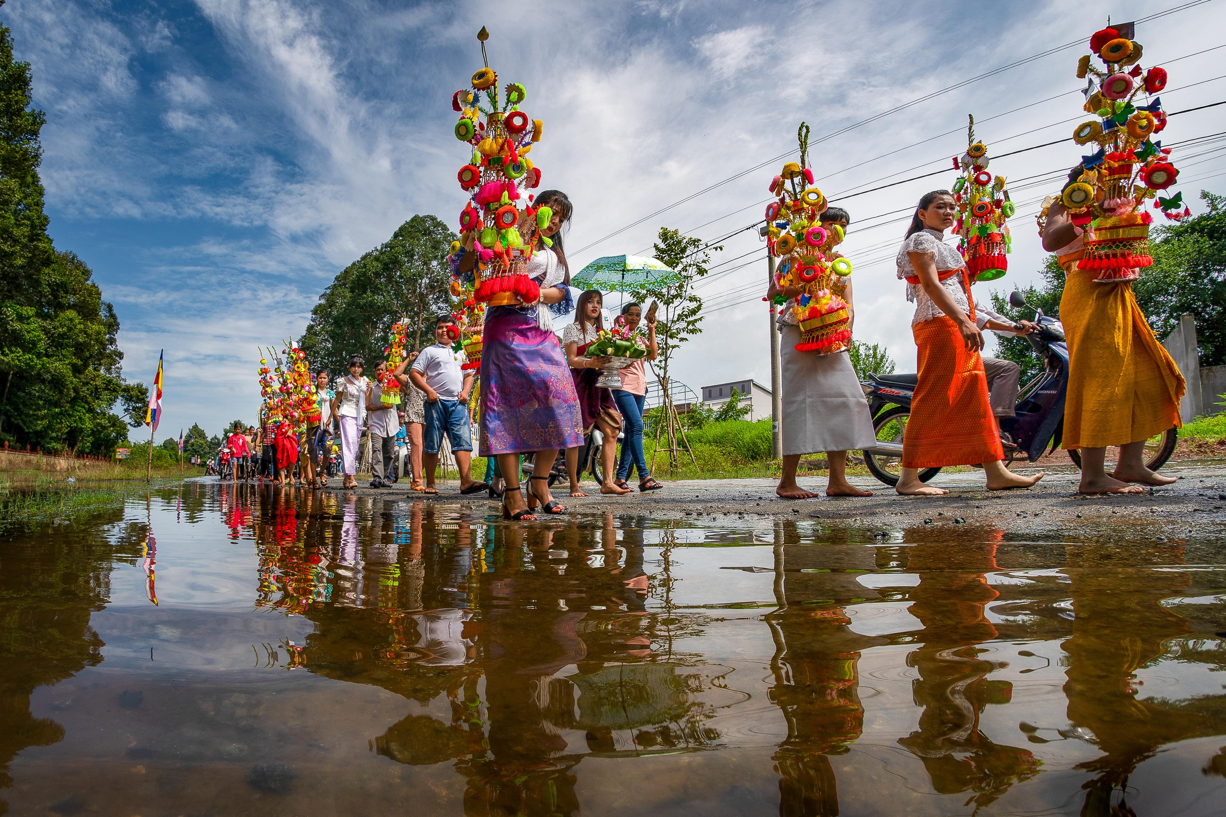 35- Lễ hội dâng y Kathina – Dương Vĩnh Tuyên