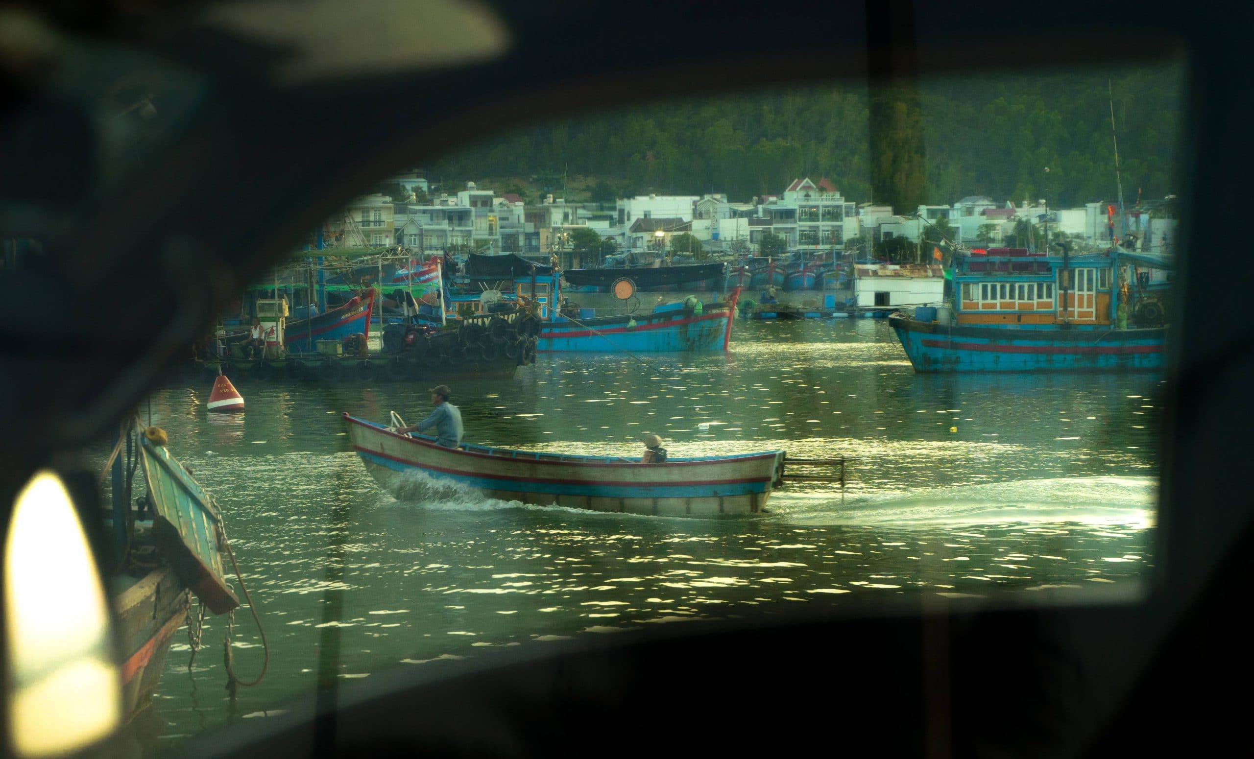 94- Cảng cá cửa bé Nha Trang – Lê Văn Đăng