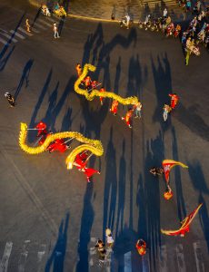 248 – Múa rồng trên phố – Ngô Thị Thu Ba