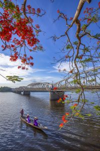 249 – Cầu Tràng Tiền vào hè – Nguyễn Văn Trực