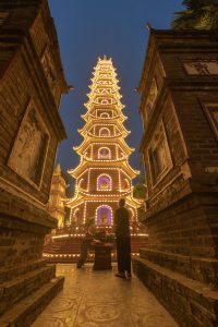 256 – Lễ Chùa – Nguyễn Minh Tiến