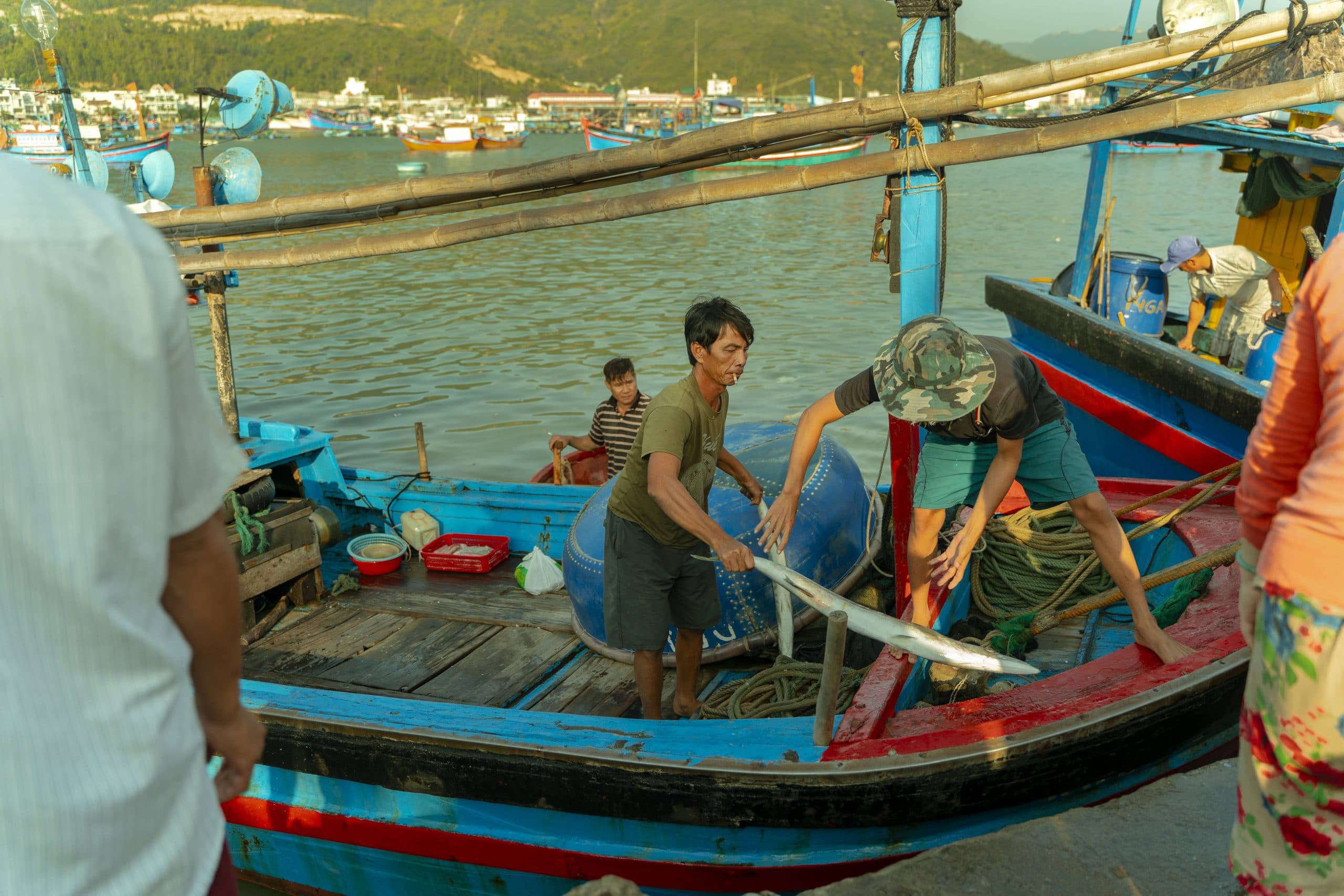 94- Cảng cá cửa bé Nha Trang – Lê Văn Đăng