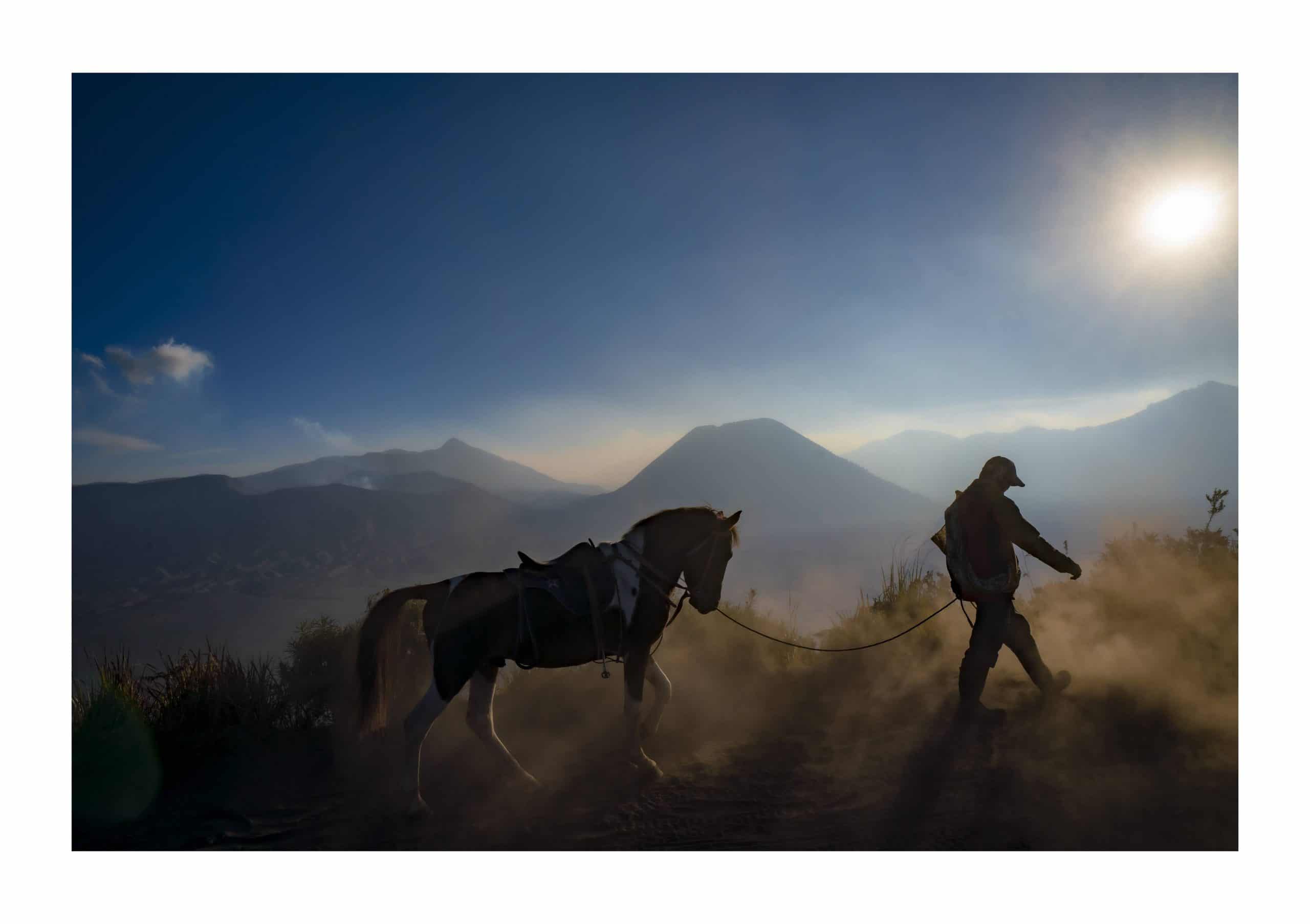77- Núi lửa Bromo – Mai Thành Chương