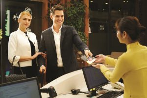 Dùng barcode vào phòng khách Bông Sen