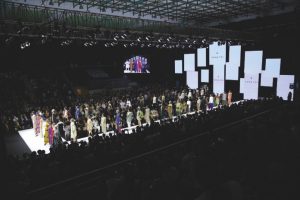 Tháng thăng hoa của thời trang Việt