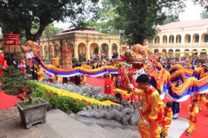 Xuân về trên những kinh thành cũ