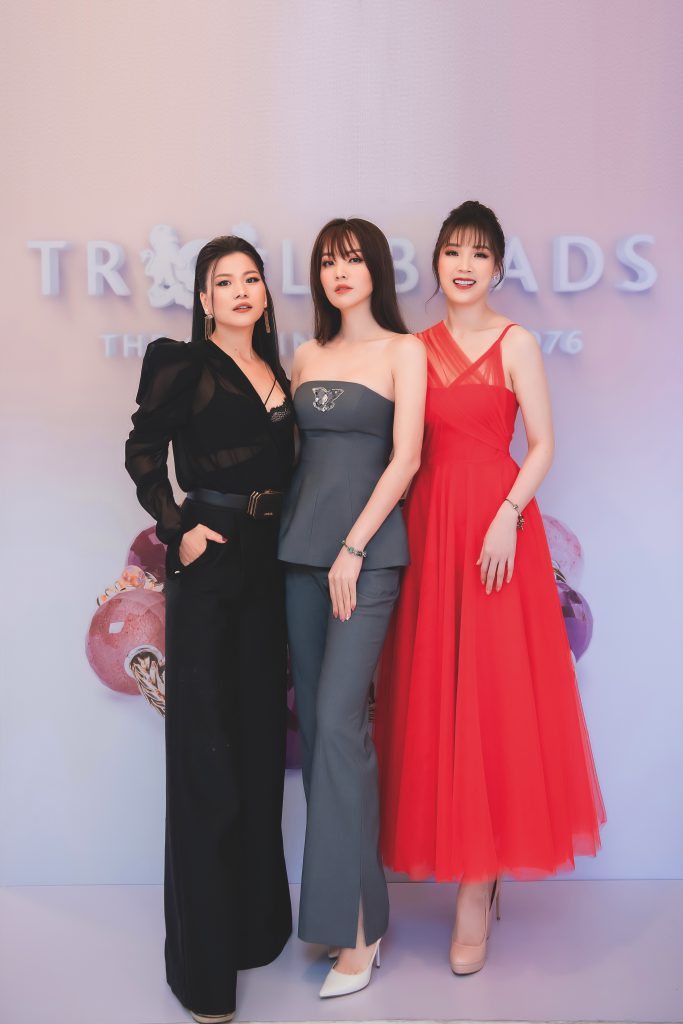 NTK Helene Hoài Á Hậu Thuỵ Vân HH Phí Thuỳ Linh 683x1024