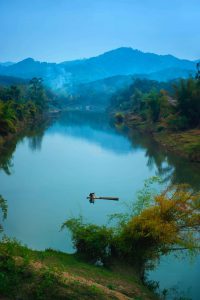 Những dòng sông chảy ngược