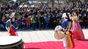 Ngày Tết đẫm hương vị truyền thống vùng Đông Á