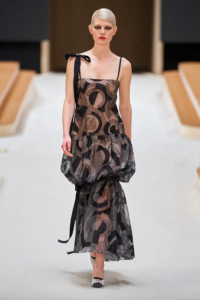 Double cleansing đúng cách giúp làn da khỏe hơn trong những ngày ô nhiễm không khí