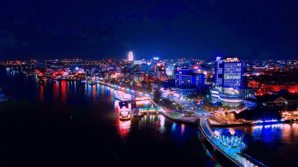 Vẻ đẹp lung linh của Cần Thơ khi về đêm (Ảnh: Mỹ Trinh)