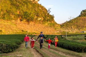 Vietnam Trail Marathon tổ chức tại Mộc Châu giữa mùa mận chín