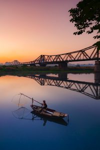 Xuôi dòng phù sa qua thành phố