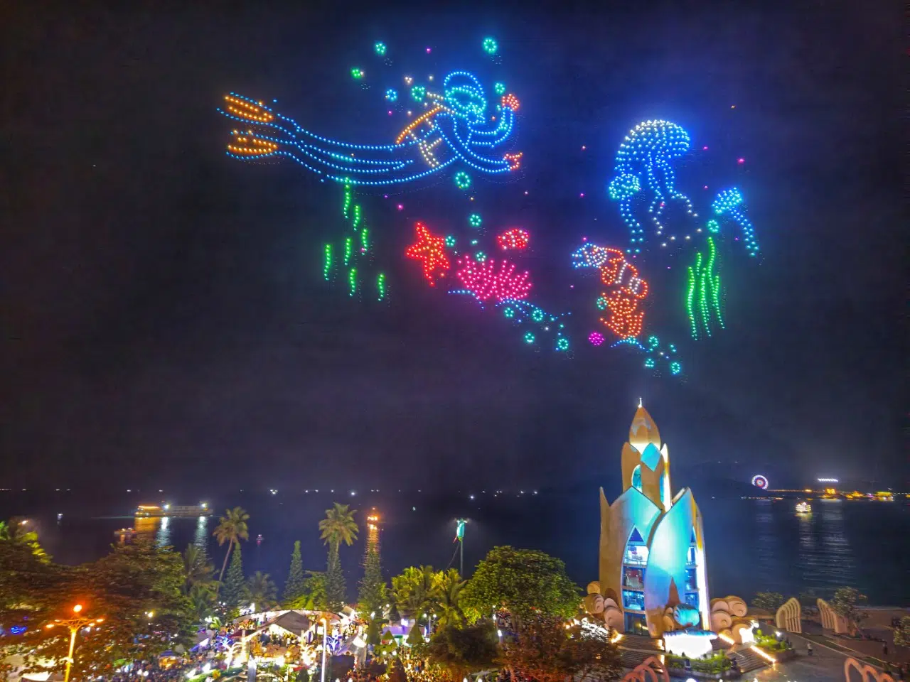 Festival Nha Trang đẹp mới với các hình ảnh sáng tạo từ drone light