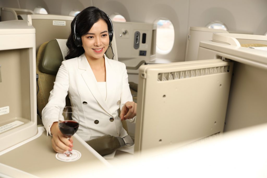 4 Vietnam Airlines Giới Thiệu Các Ưu Dãi Hấp Dẫn Cho Hành Khách Bay Lệch Dầu Dịp Tết 1024x683