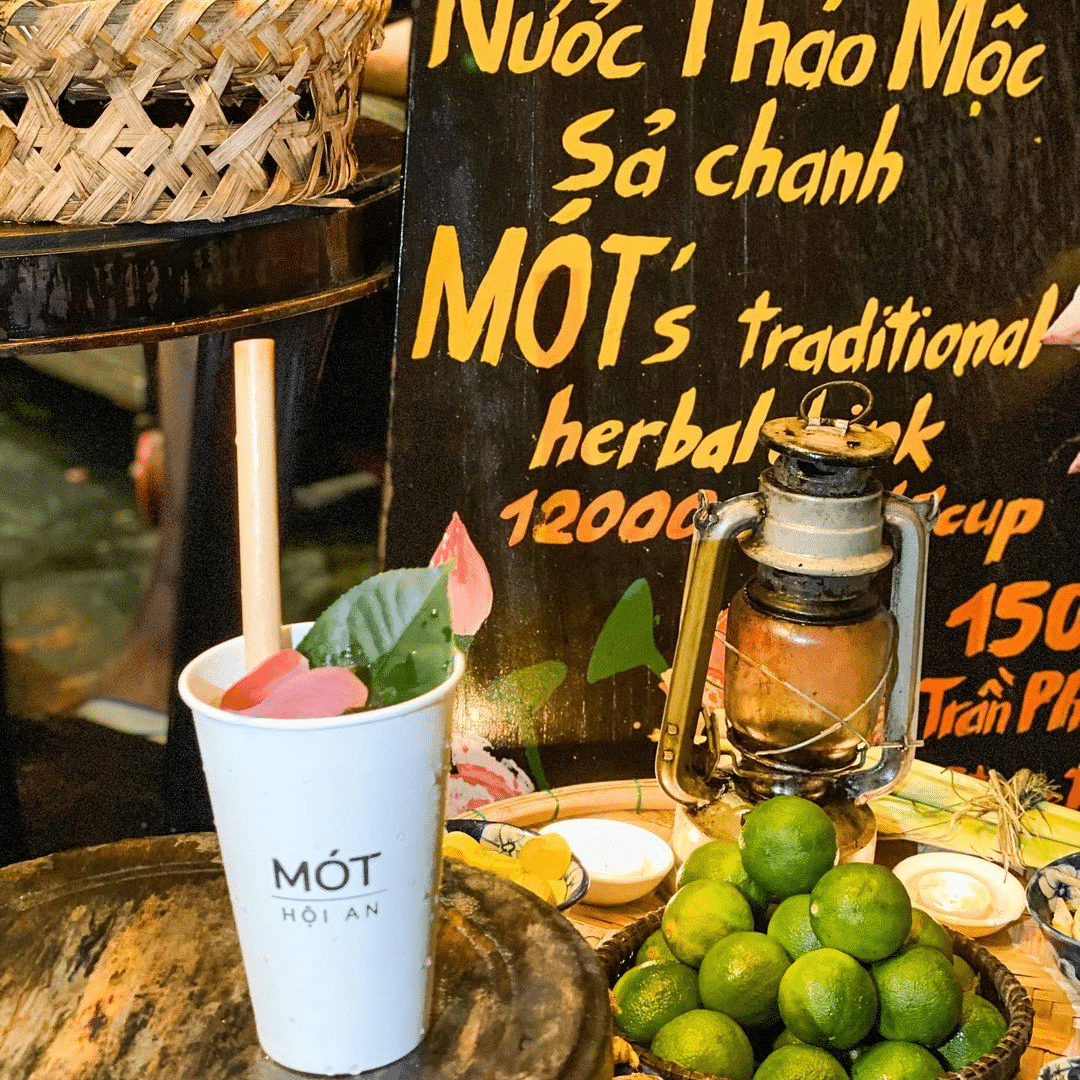 Thưởng thức nước Mót Hội An