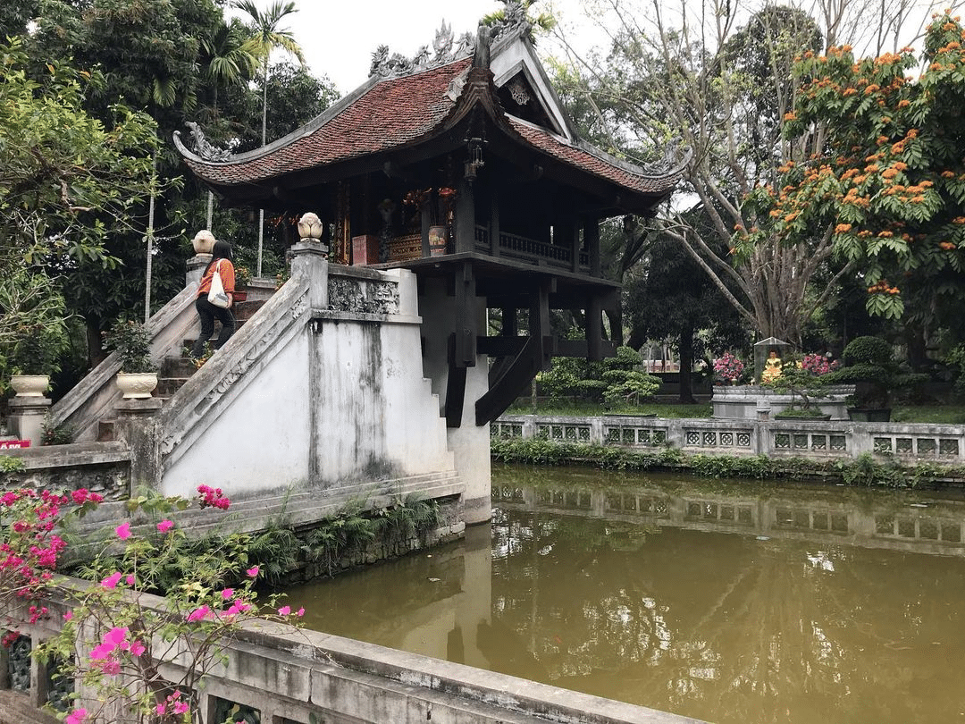 Chùa Một Cột là điểm đến bạn không thể bỏ lỡ nếu yêu thích lịch sử và văn hóa Hà Nội