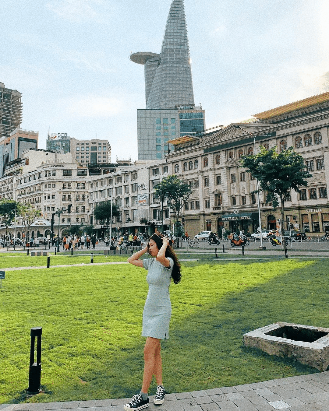 Công viên Bến Bạch Đằng - điểm check - in mới, khoe outfit cực chất tại Sài Gòn của giới trẻ