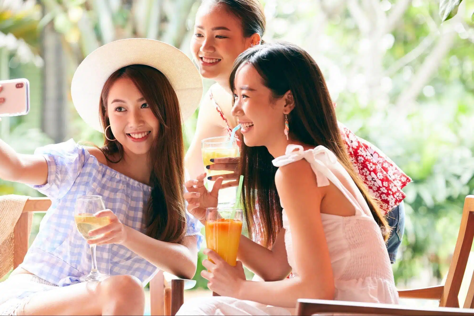 Gen Z là “nguồn tư liệu” được tin tưởng mỗi khi đi du lịch hội nhóm, gia đình
