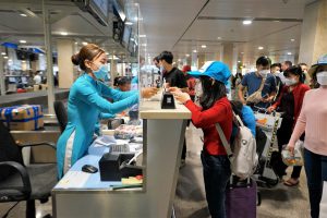 Vietnam Airlines đưa lao động nghèo về quê đón Tết