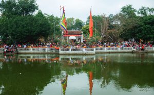 Về hội làng Triều Khúc xem múa bồng