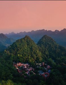 Mùa xuân trẩy hội chùa Hương