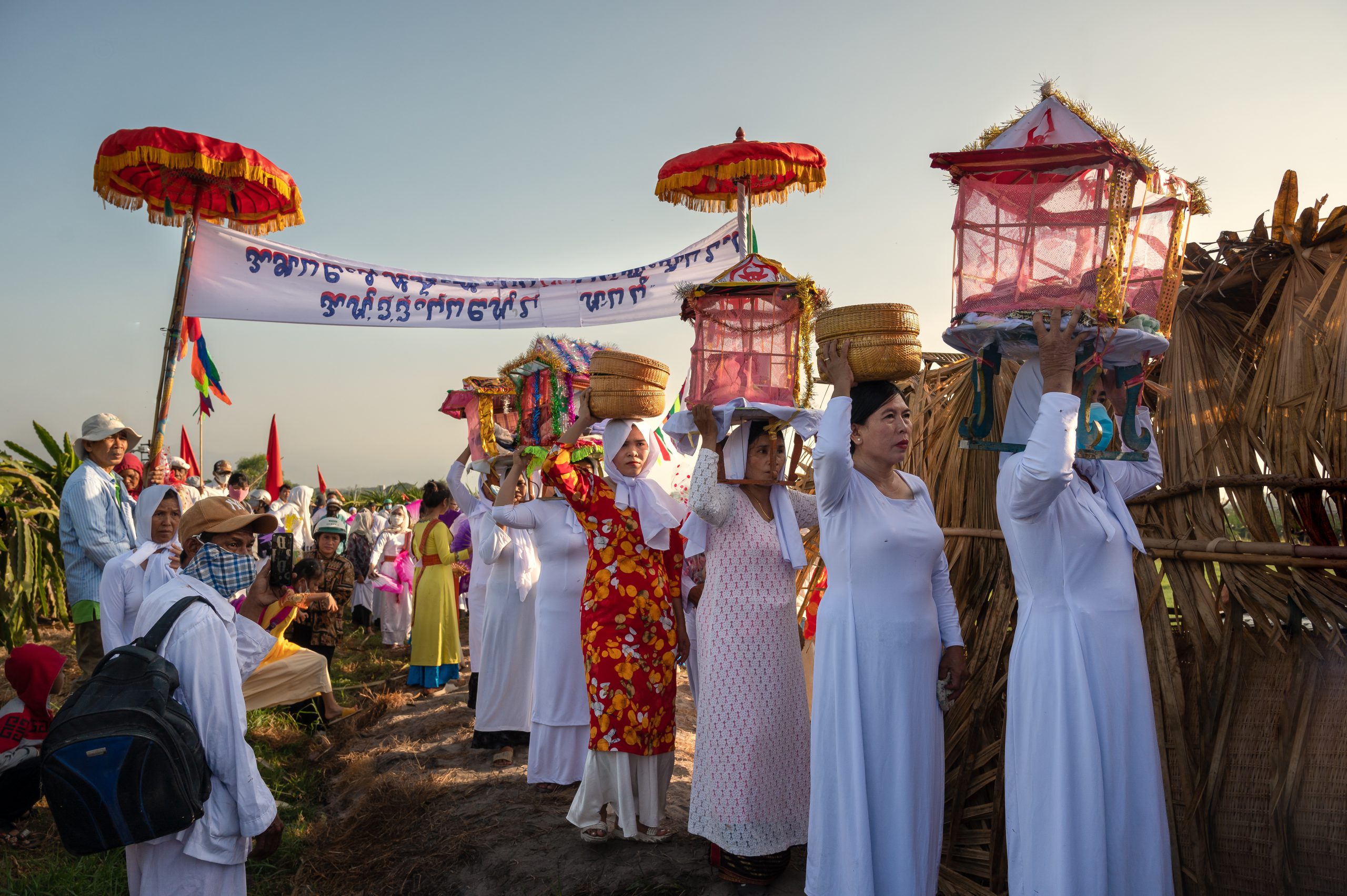 9. Lễ nhập Kút của đồng bào Chăm Bàlamôn – Nguyễn Văn Anh