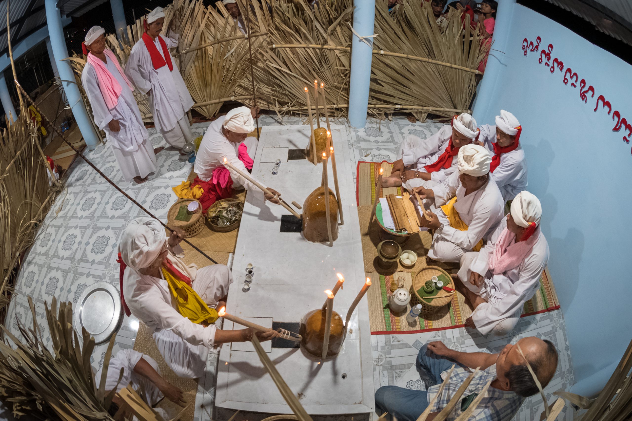 9. Lễ nhập Kút của đồng bào Chăm Bàlamôn – Nguyễn Văn Anh