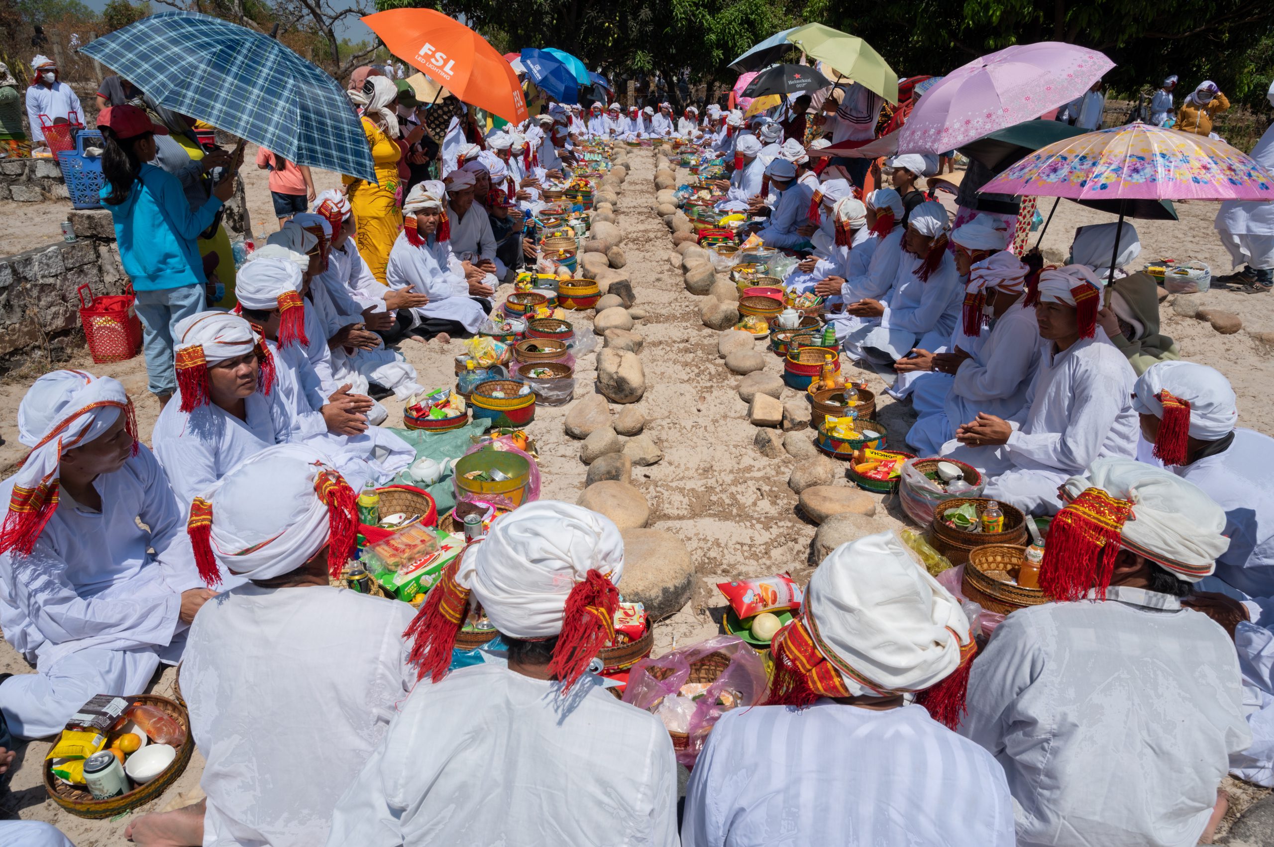 5. Lễ hội Ramưwan của đồng bào Chăm Bà Ni – Nguyễn Văn Anh