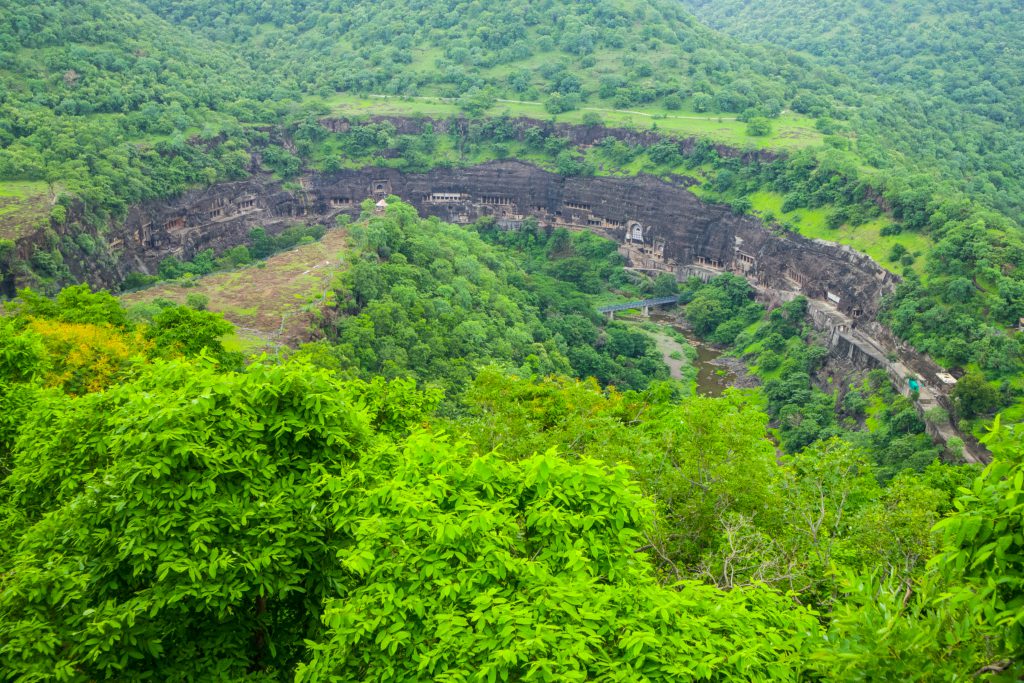 Sườn Núi Hình Móng Ngựa Ajanta Nhìn Toàn Cảnh 1024x683