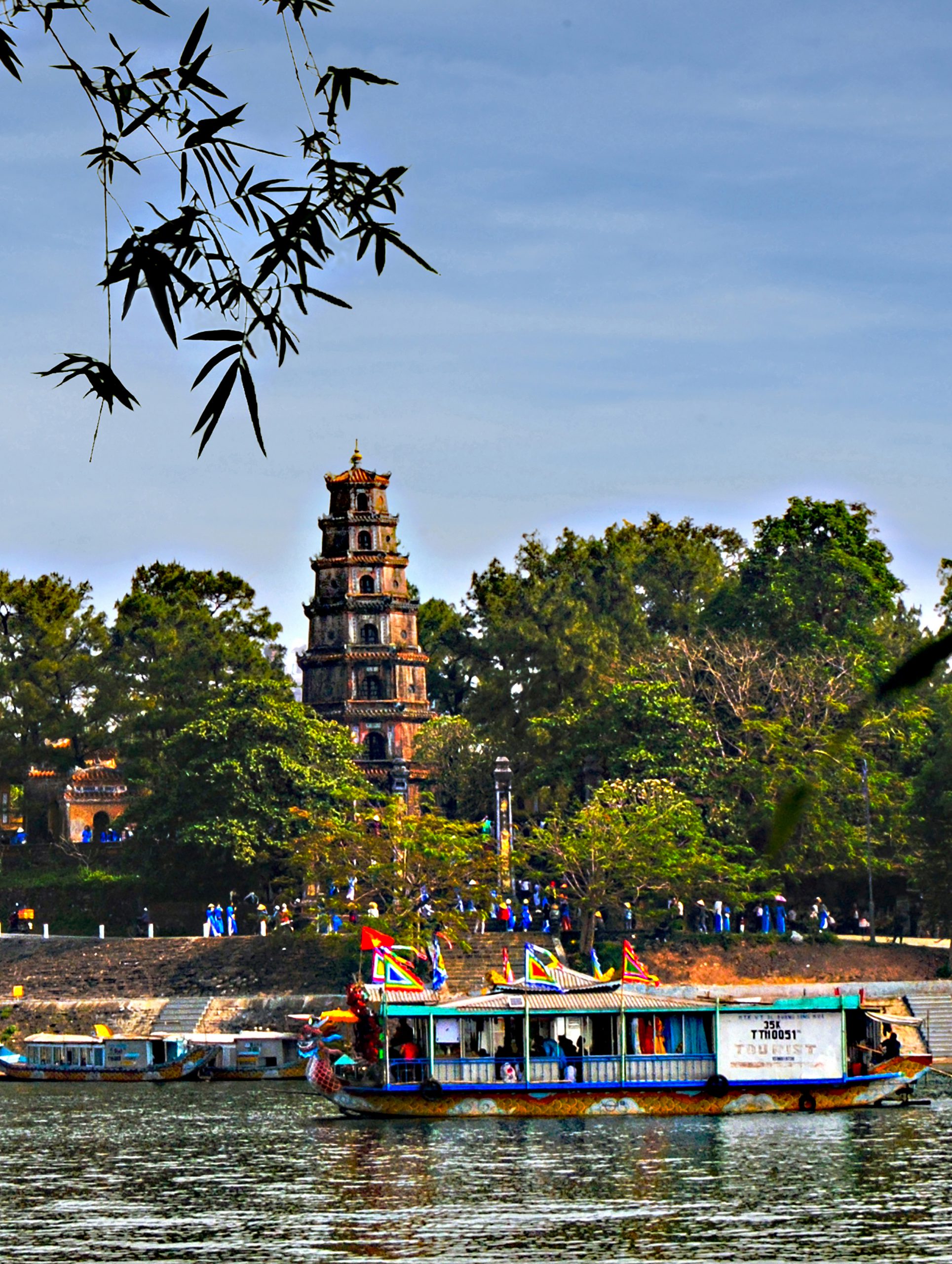 28.Tháp Phước Duyên Chùa Linh Mụ Huế – Đặng Văn Trân