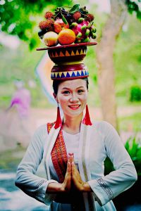 72.Thiếu nữ Chăm 2-  Huỳnh Mỹ Thuận