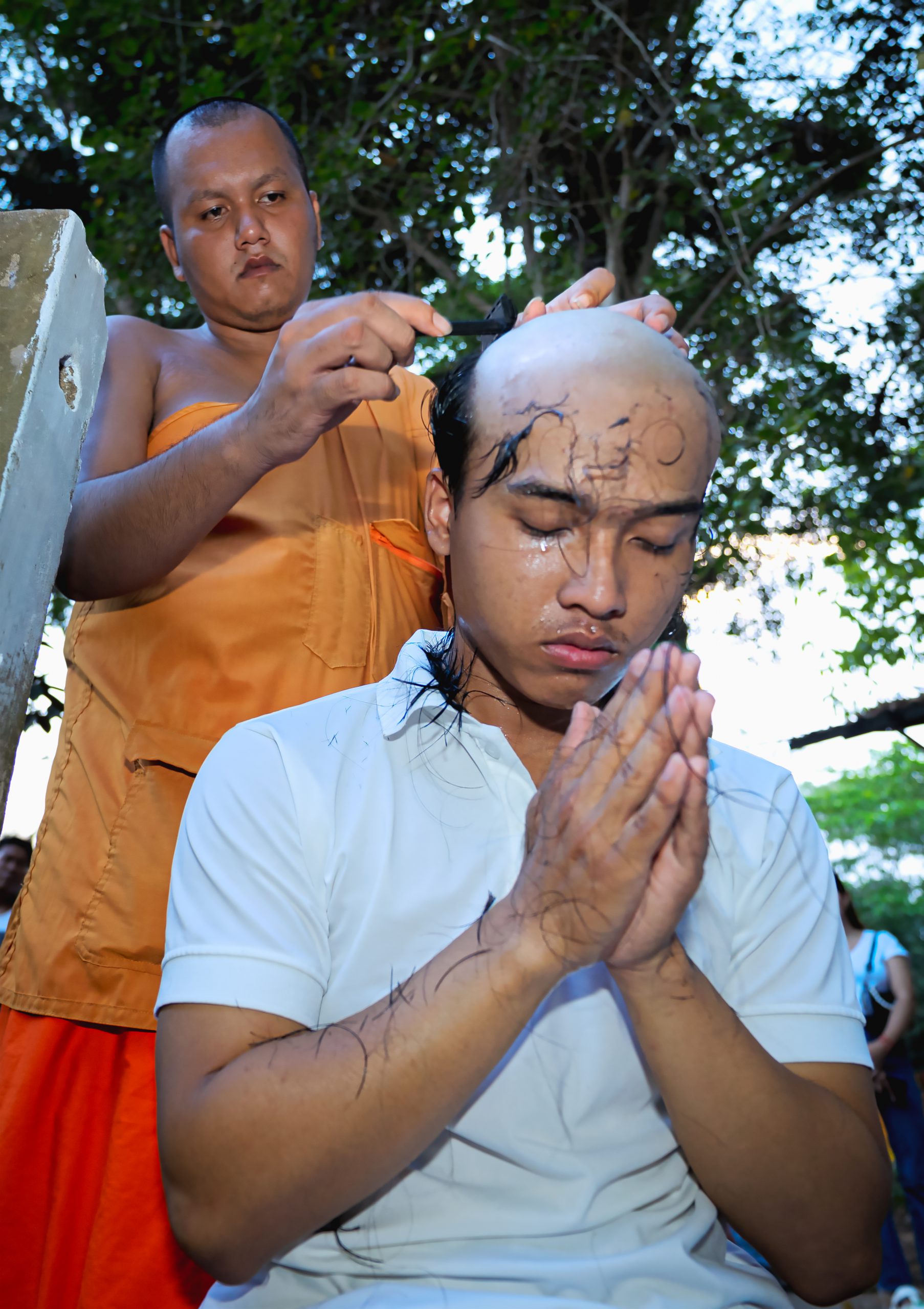 76.Lễ xuống tóc – bước vào đường tu – Huỳnh Trịnh Viễn Phương