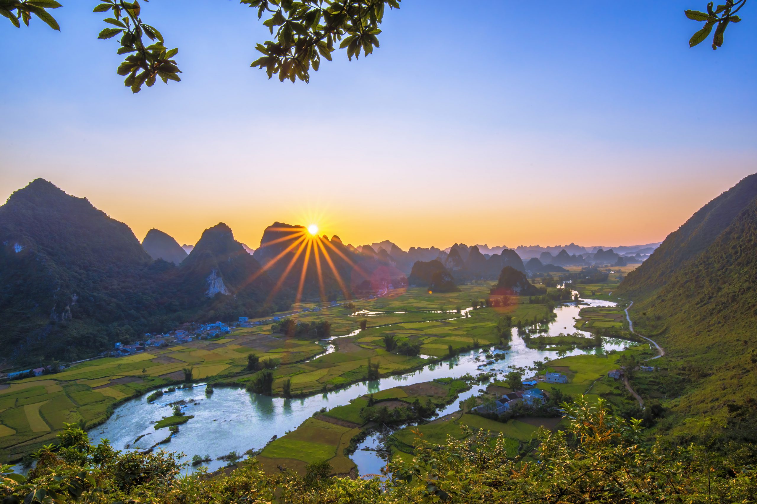 69.Nong nước Cao Bằng – Nguyễn Anh Tuấn
