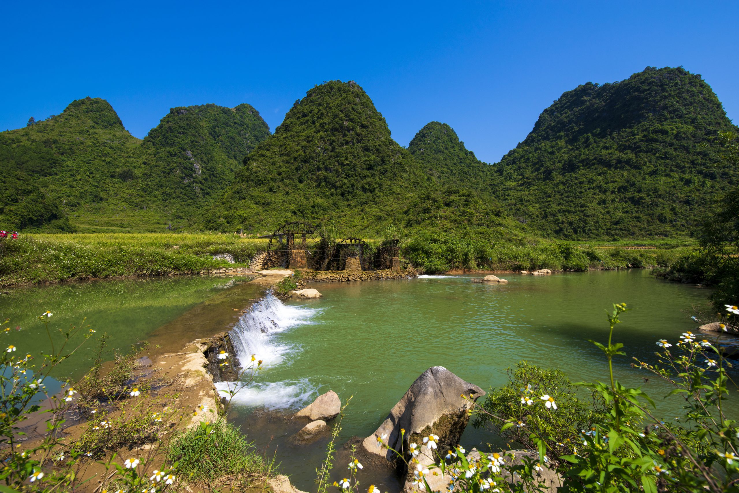 69.Nong nước Cao Bằng – Nguyễn Anh Tuấn