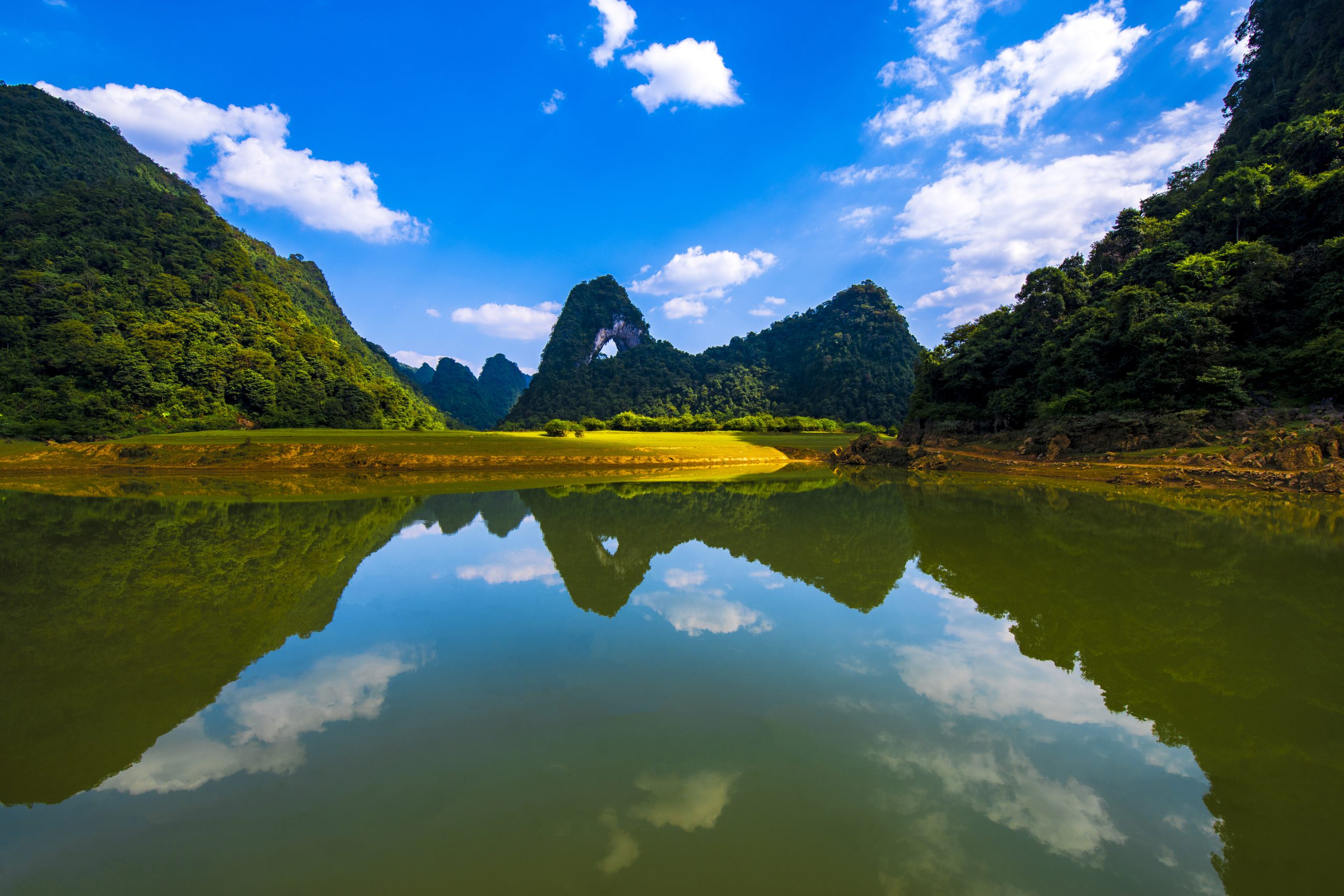 69.Nong nước Cao Bằng – Nguyễn Anh Tuấn