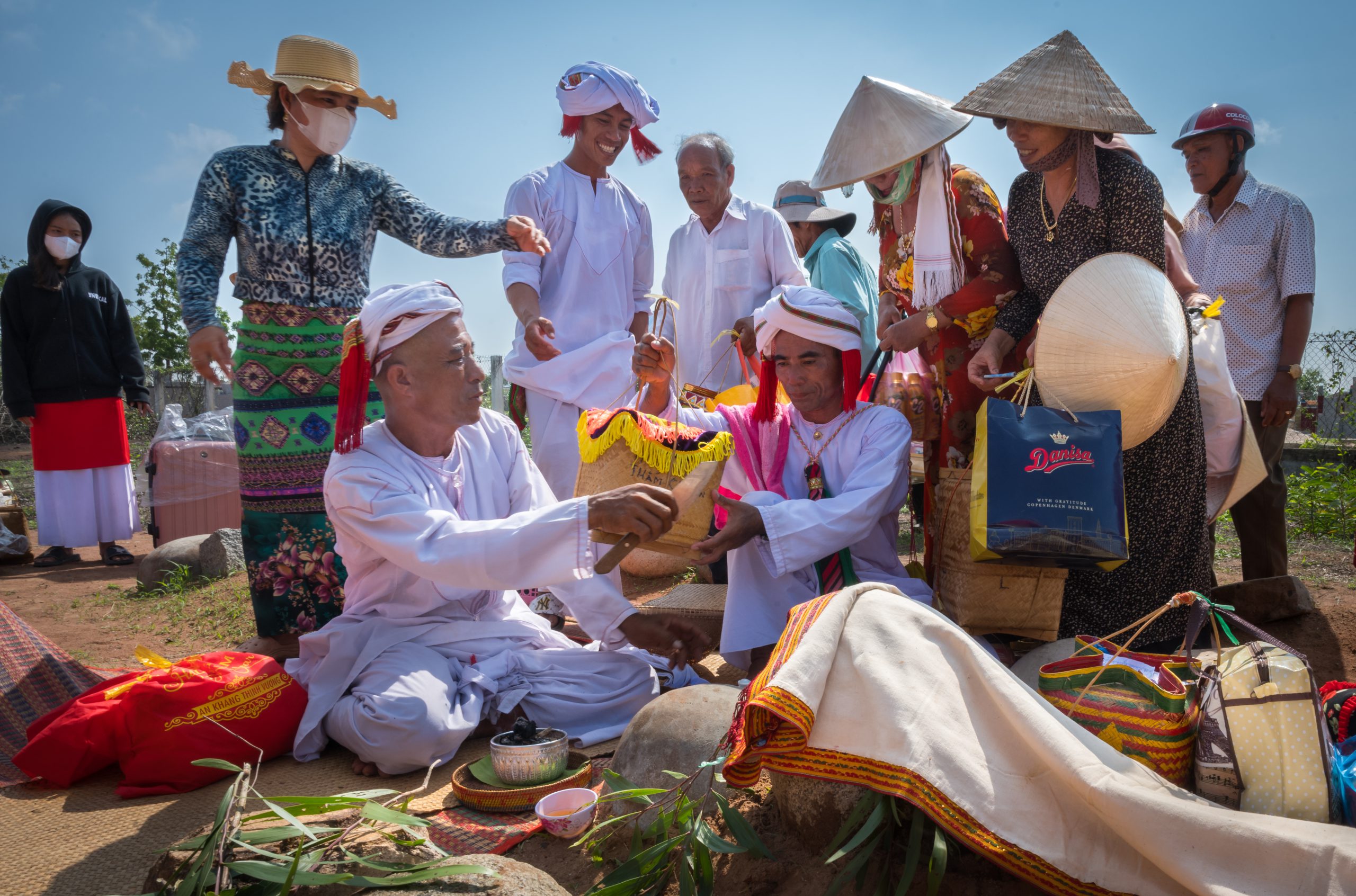 57.Lễ cúng tầng khô của đồng bào Chăm Bà Ni  -Nguyễn Văn Anh