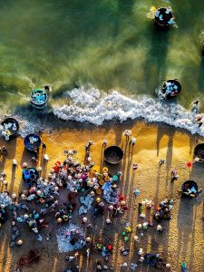 157. Cuộc sống bên bờ sóng – Vũ Mạnh Cường