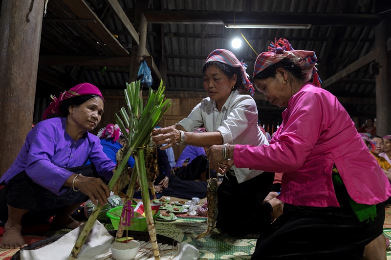 144.Nghi lễ  lễ cầu an giải hạn Then Khoăn của người Tày-Phạm Quốc Dũng
