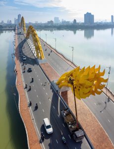 223. Tu bổ cầu rồng đón Tết – Trần Minh Trí