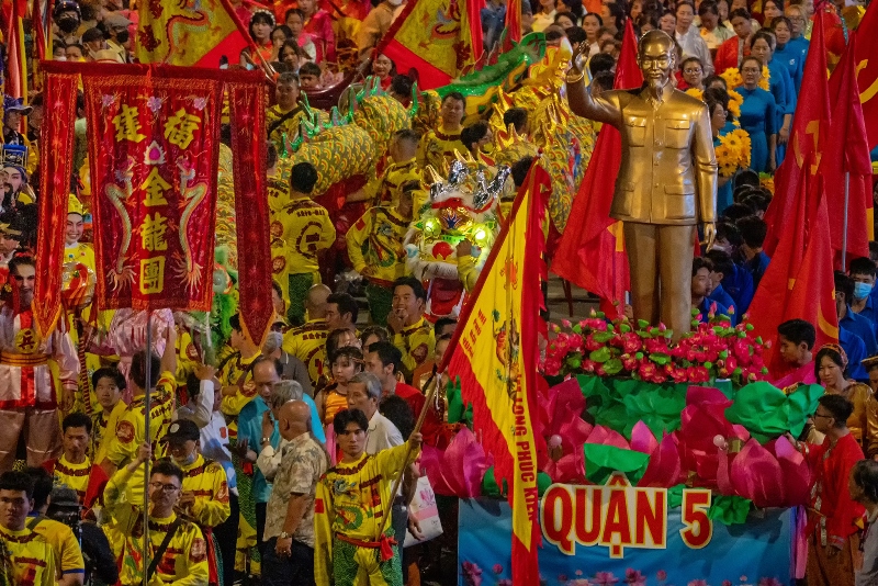 136. Di sản văn hóa phi vật thể quốc gia Tết Nguyên Tiêu của đồng bào Hoa – Lê Hoàng Mến