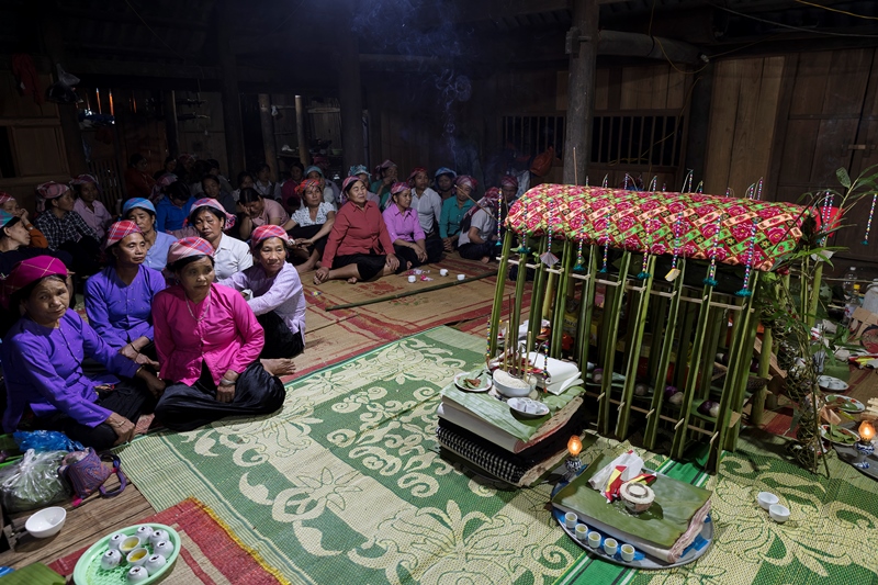 144.Nghi lễ  lễ cầu an giải hạn Then Khoăn của người Tày-Phạm Quốc Dũng