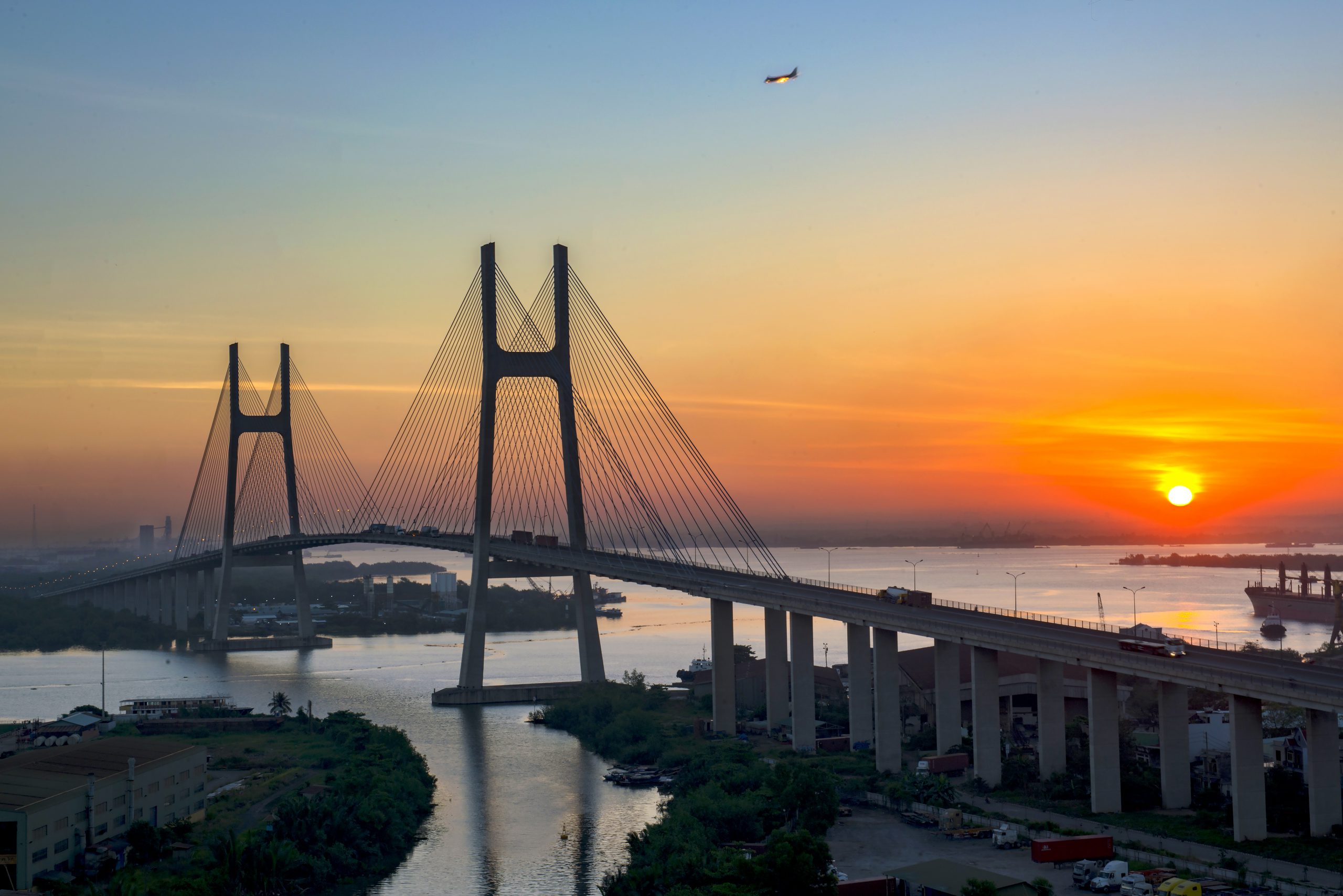 4.Chuyến bay buổi sớm – Nguyễn Thị Thúy Hằng